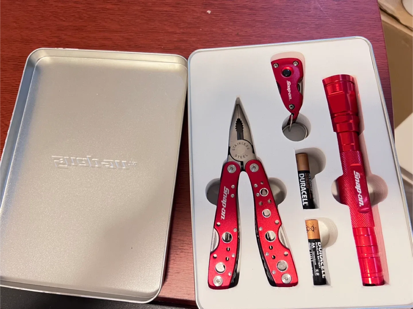 Snap-on Multi-tool Set with Flashlight & Knife image indicator(2)