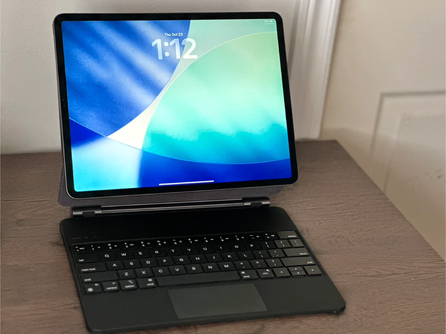 Apple iPad Pro 12.9 3rd Gen 256gb with Magic Keyboard