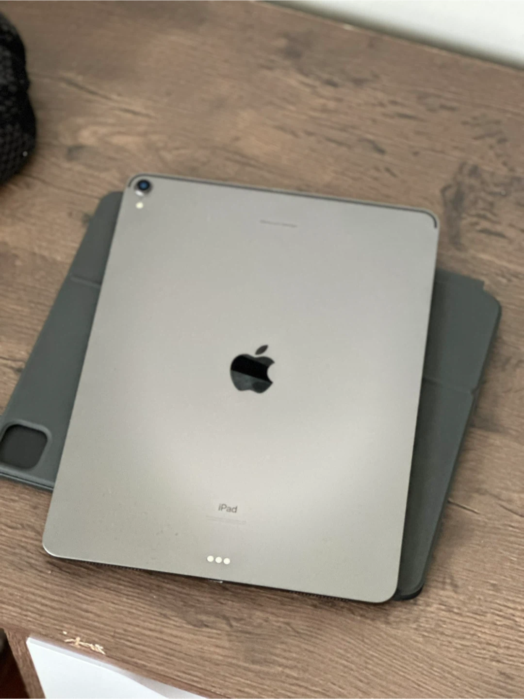 Apple iPad Pro 12.9 3rd Gen 256gb with Magic Keyboard - photo 3