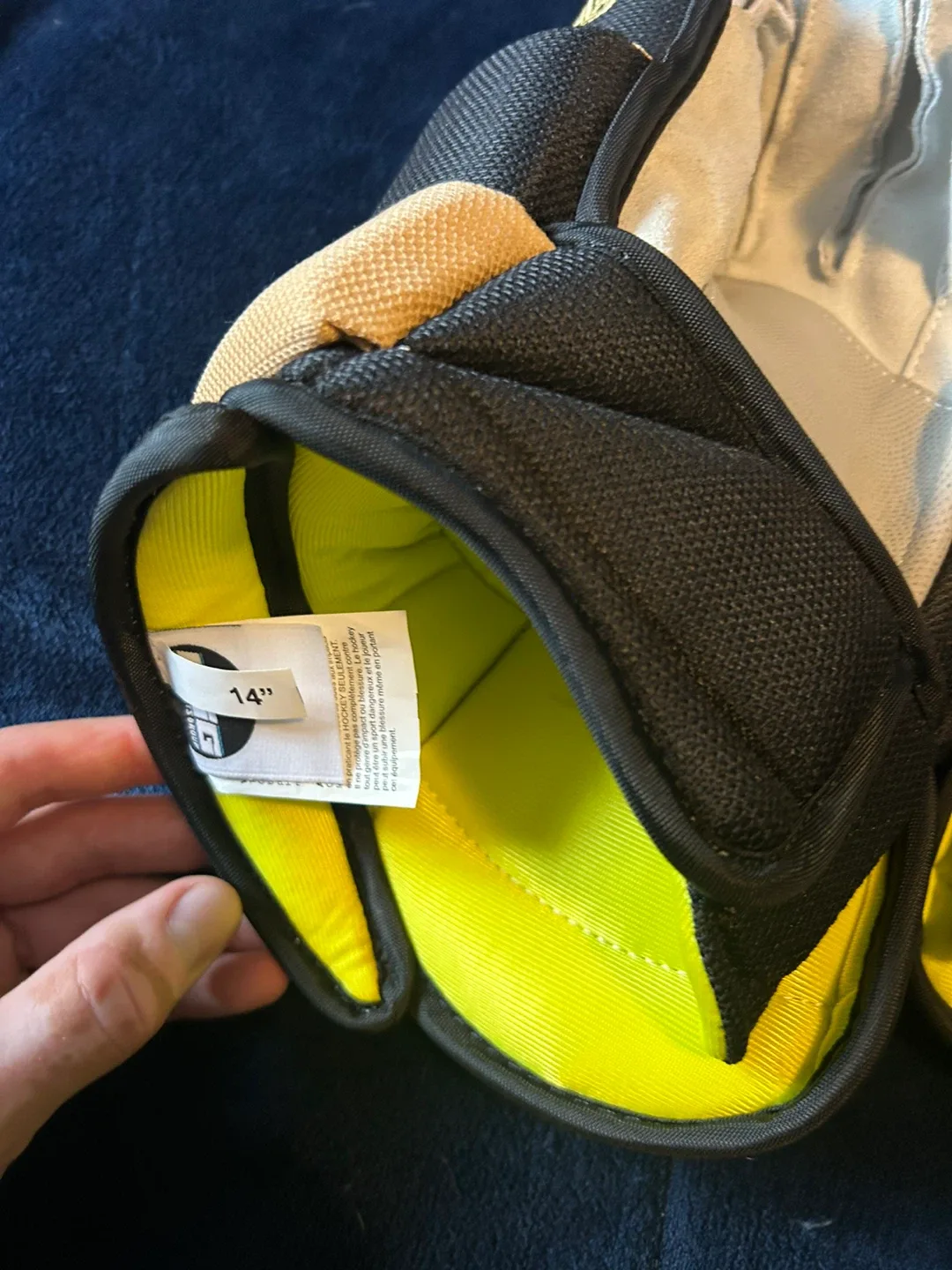 Guinness Hockey Gloves - Size 14" image indicator(4)