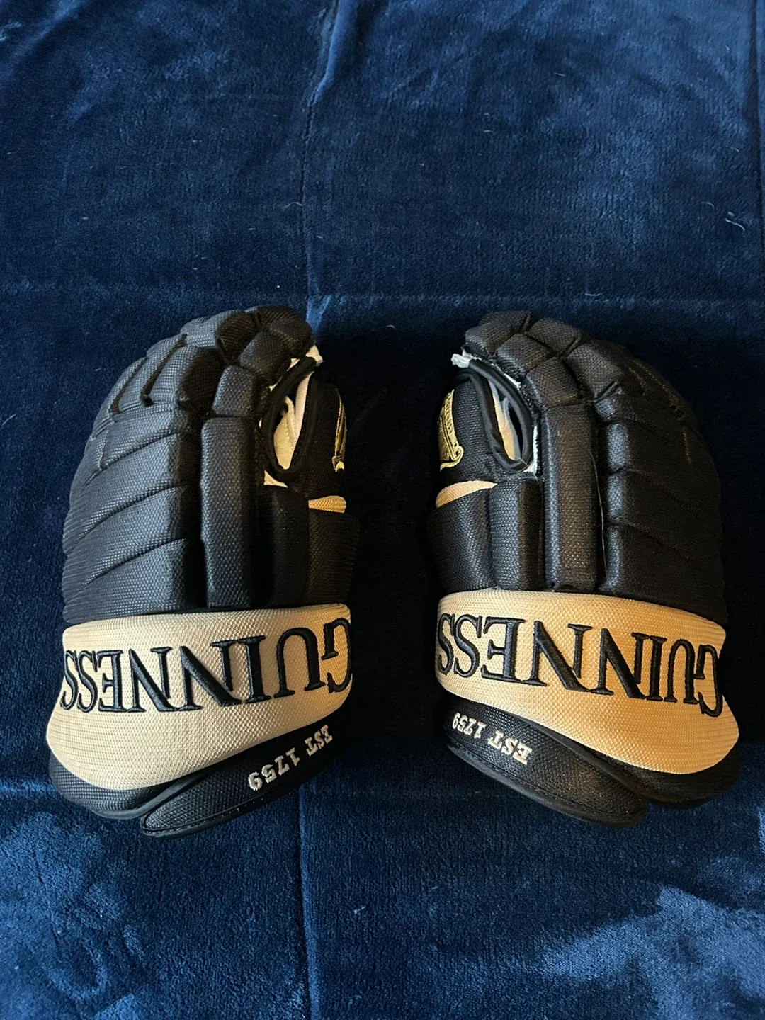 Guinness Hockey Gloves - Size 14" image indicator(2)