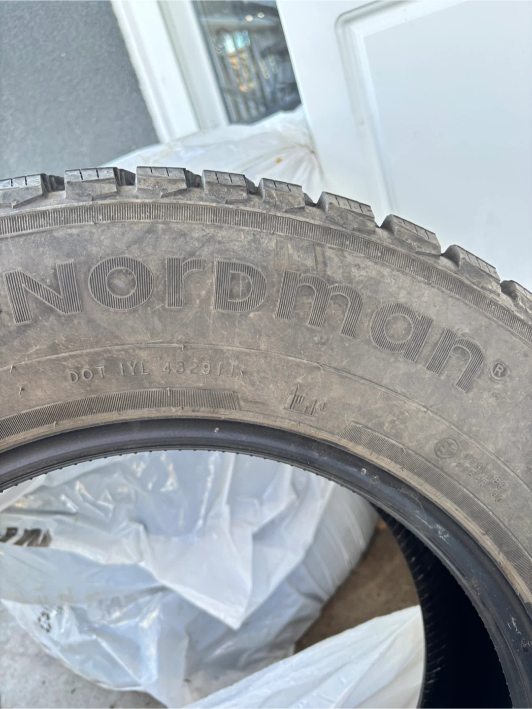 Winter Tires Nordman North 9 SUV - 215/70R16 - photo 5