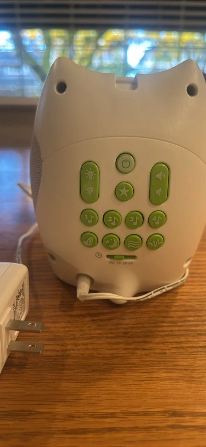Skip Hop Owl Sound Machine Night Light image indicator(2)