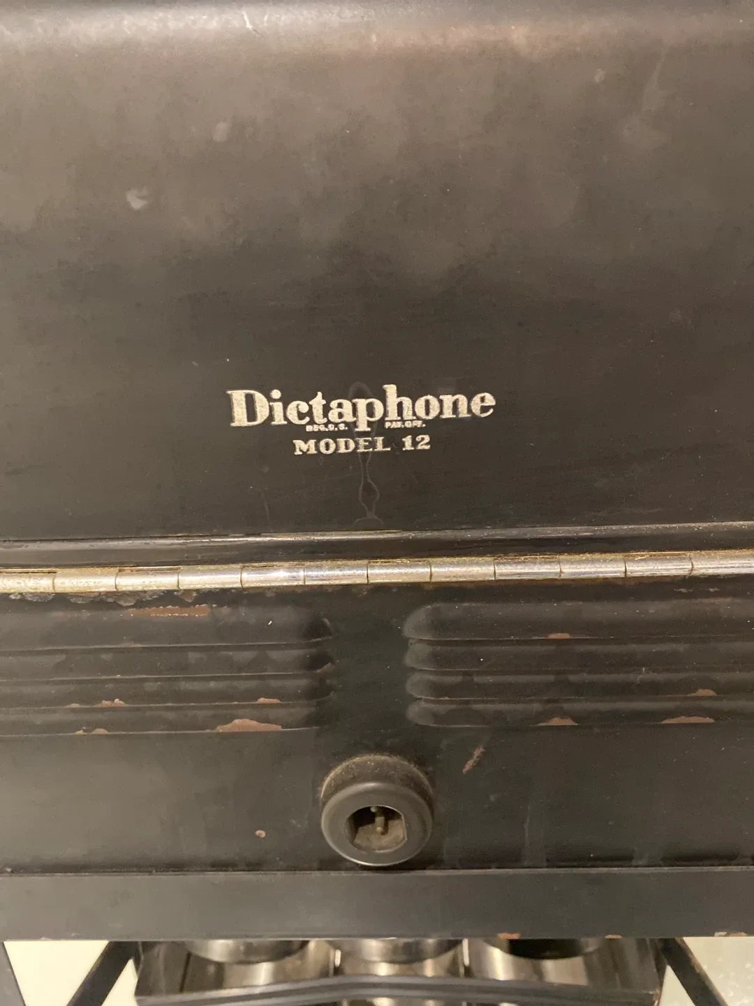 Dictaphone Model 12 image indicator(2)