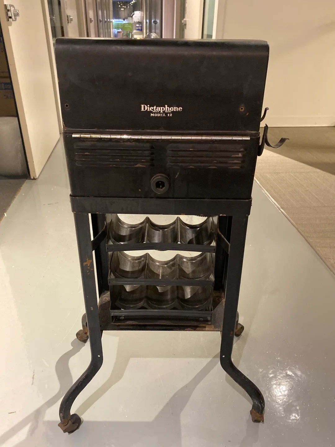 Dictaphone Model 12 image indicator(3)