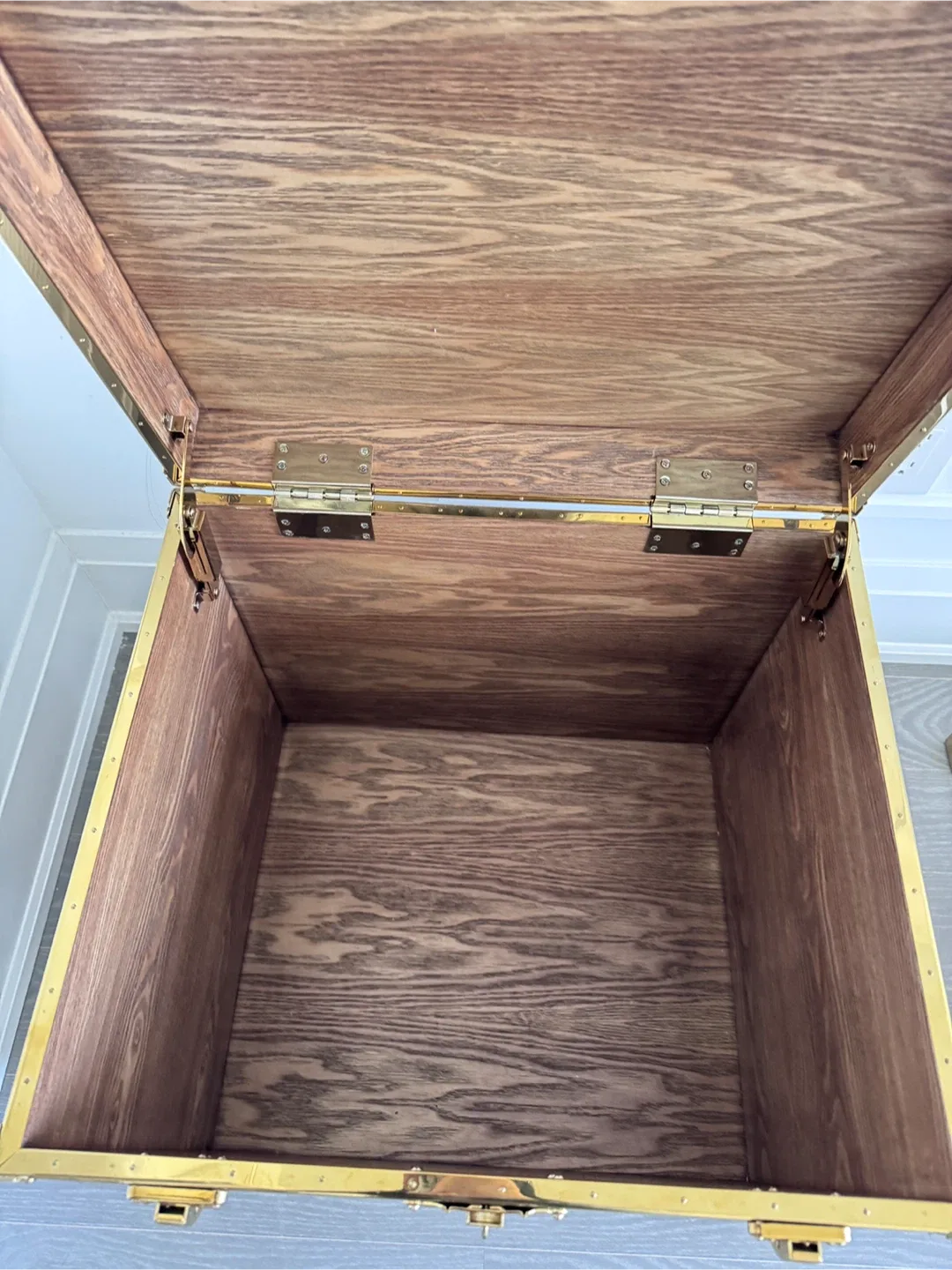 Decorative Storage Trunk - Ivory & Gold image indicator(4)