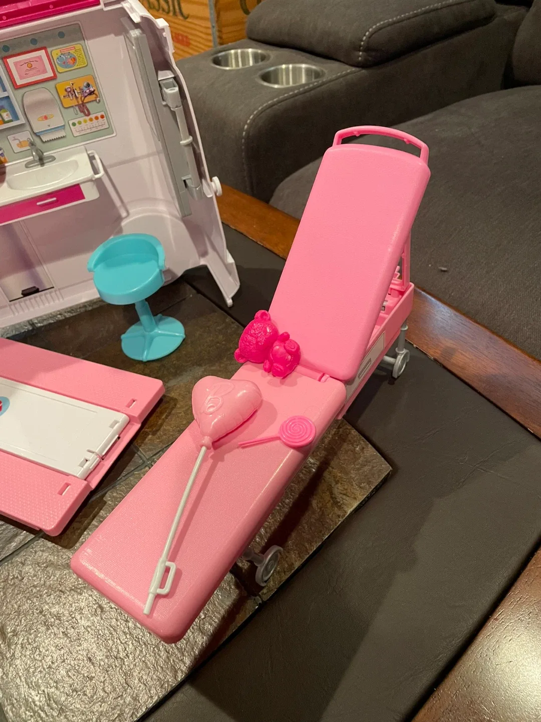 Barbie Care Clinic Ambulance image indicator(6)