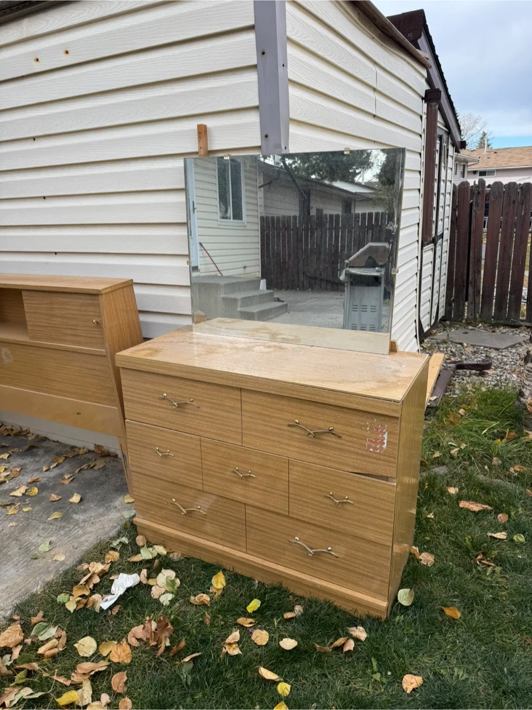 Bedroom Set - Headboard, Bed Frame, Dressers image indicator(5)