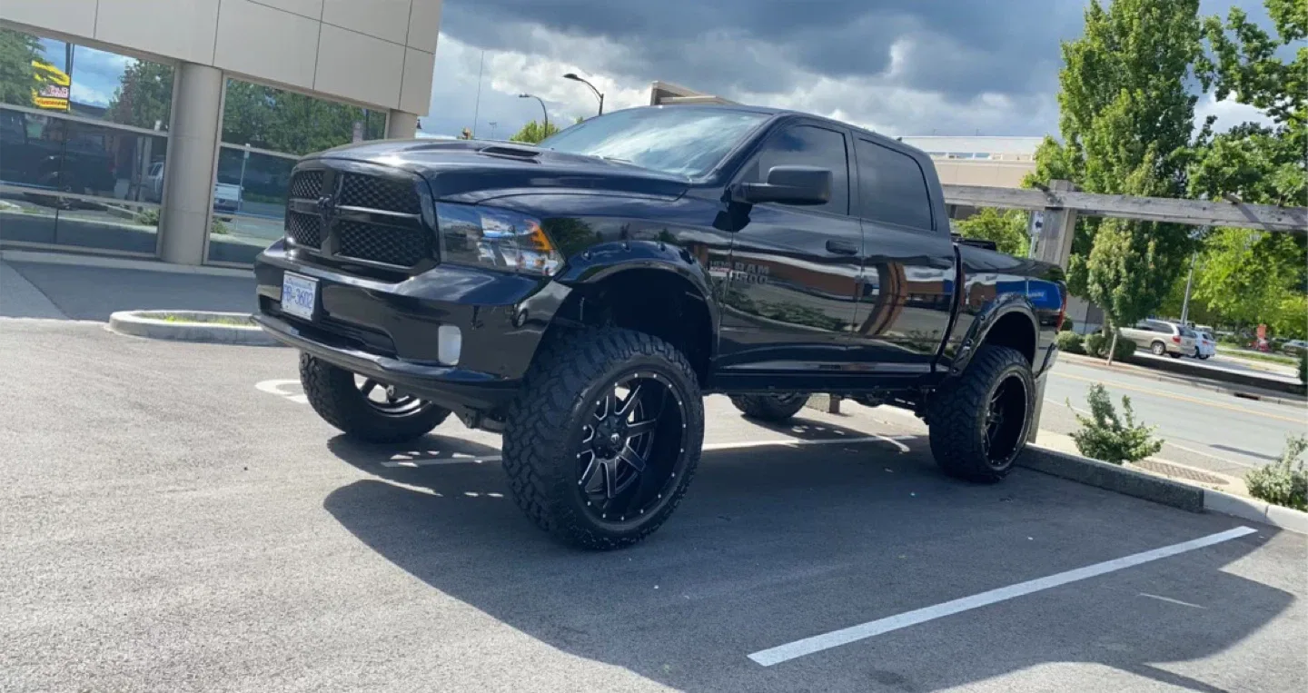 $38,000 obo 2019 dodge ram 1500 classic image indicator(2)