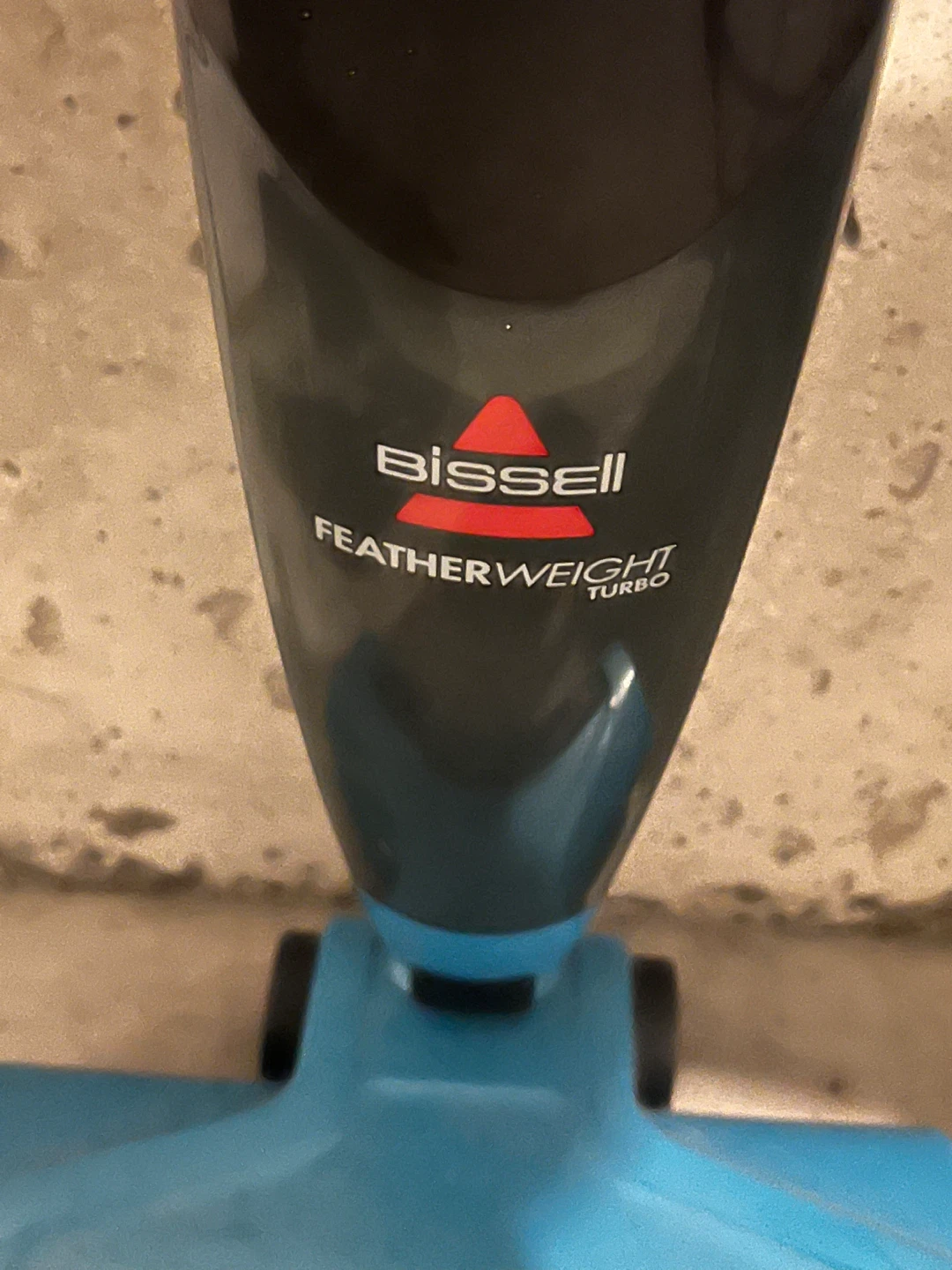 Bissell FeatherWeight Turbo Vacuum - photo 2