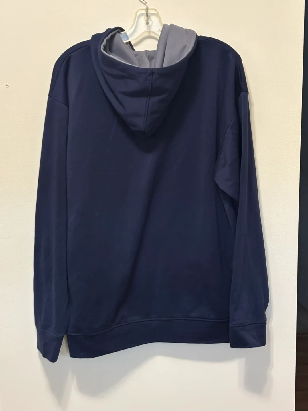 Winnipeg Jets NHL Hoodie with embroidered logos (men’s large) image indicator(4)