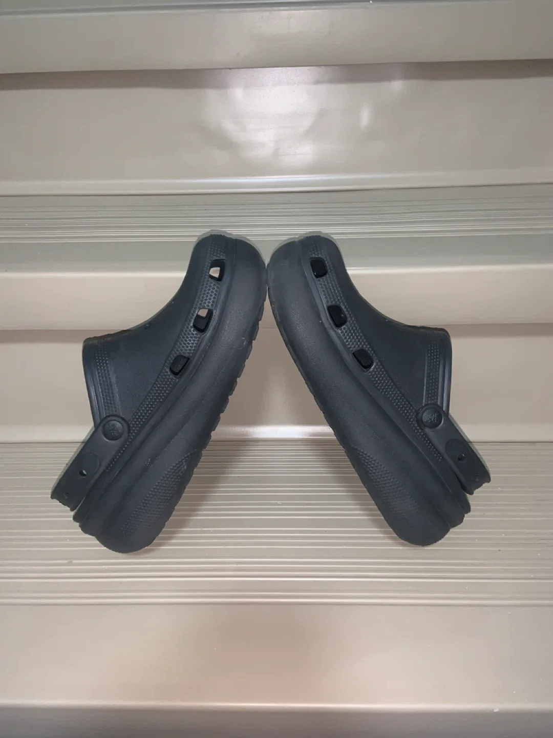 Crocs Classic Clogs - Black, Size 5.5 image indicator(2)