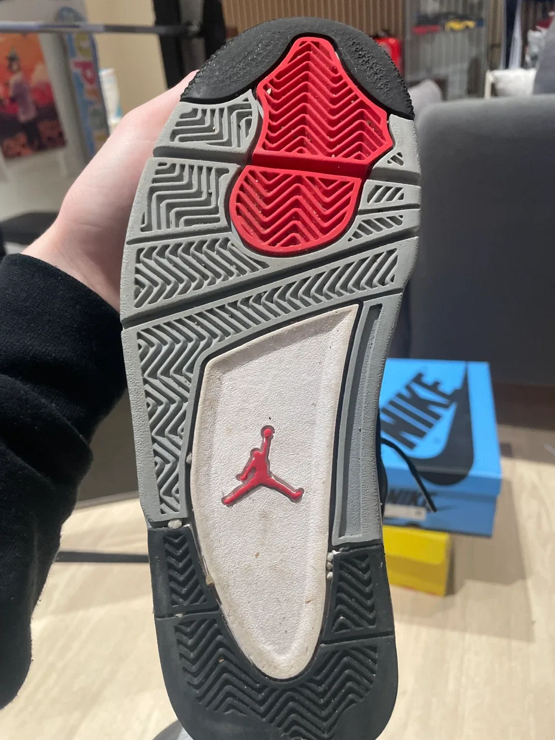 Jordan 4 Retro image indicator(5)