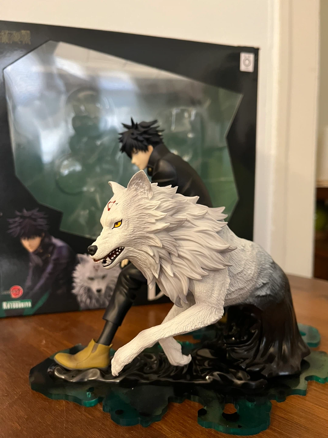 Jujutsu Kaisen - Megumi Fushiguro w/ Divine Dog 1/8 Scale Figure - photo 3