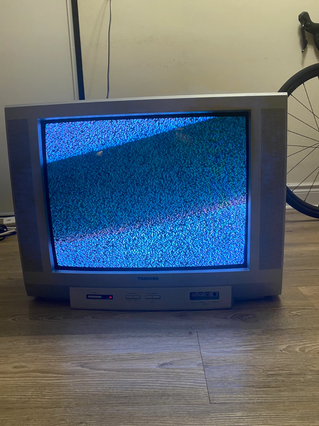 CRT TV - Toshiba - 20 Inches - 2004