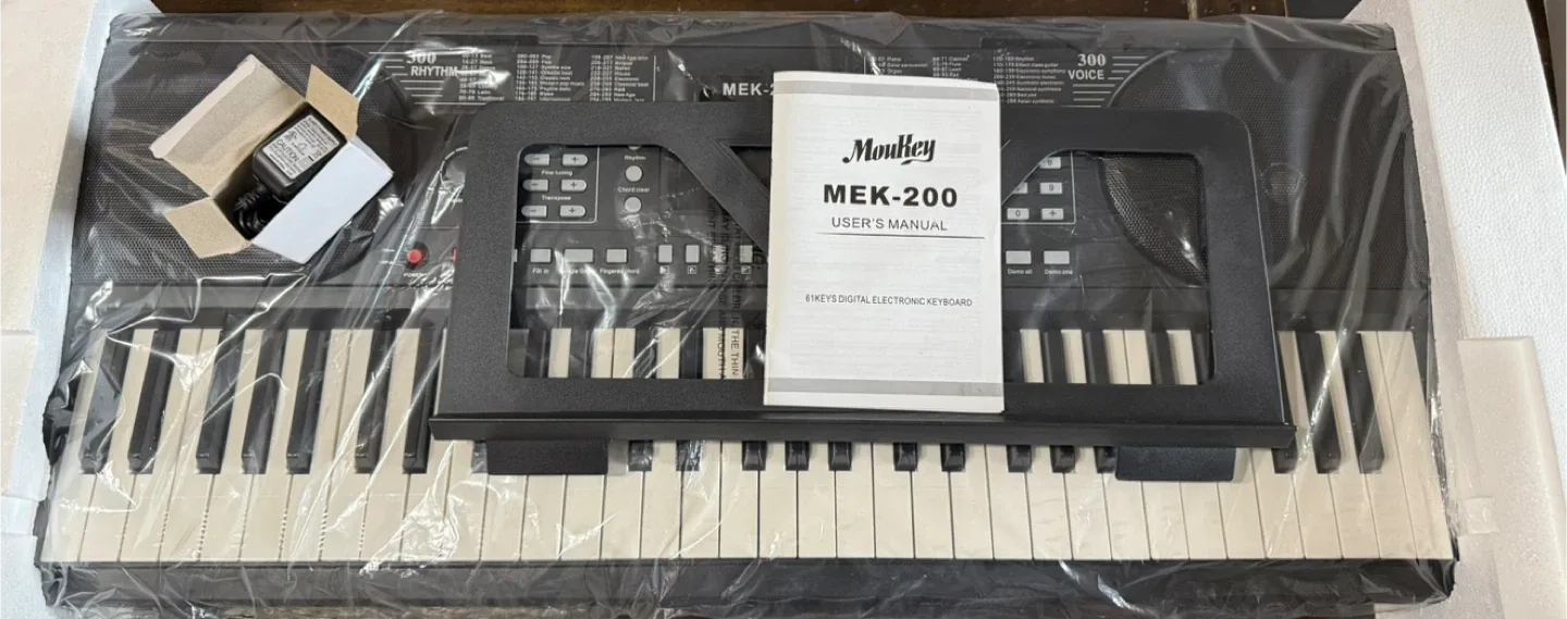 Moukey MEK-200 61-Key Digital Electronic Keyboard thumbnail