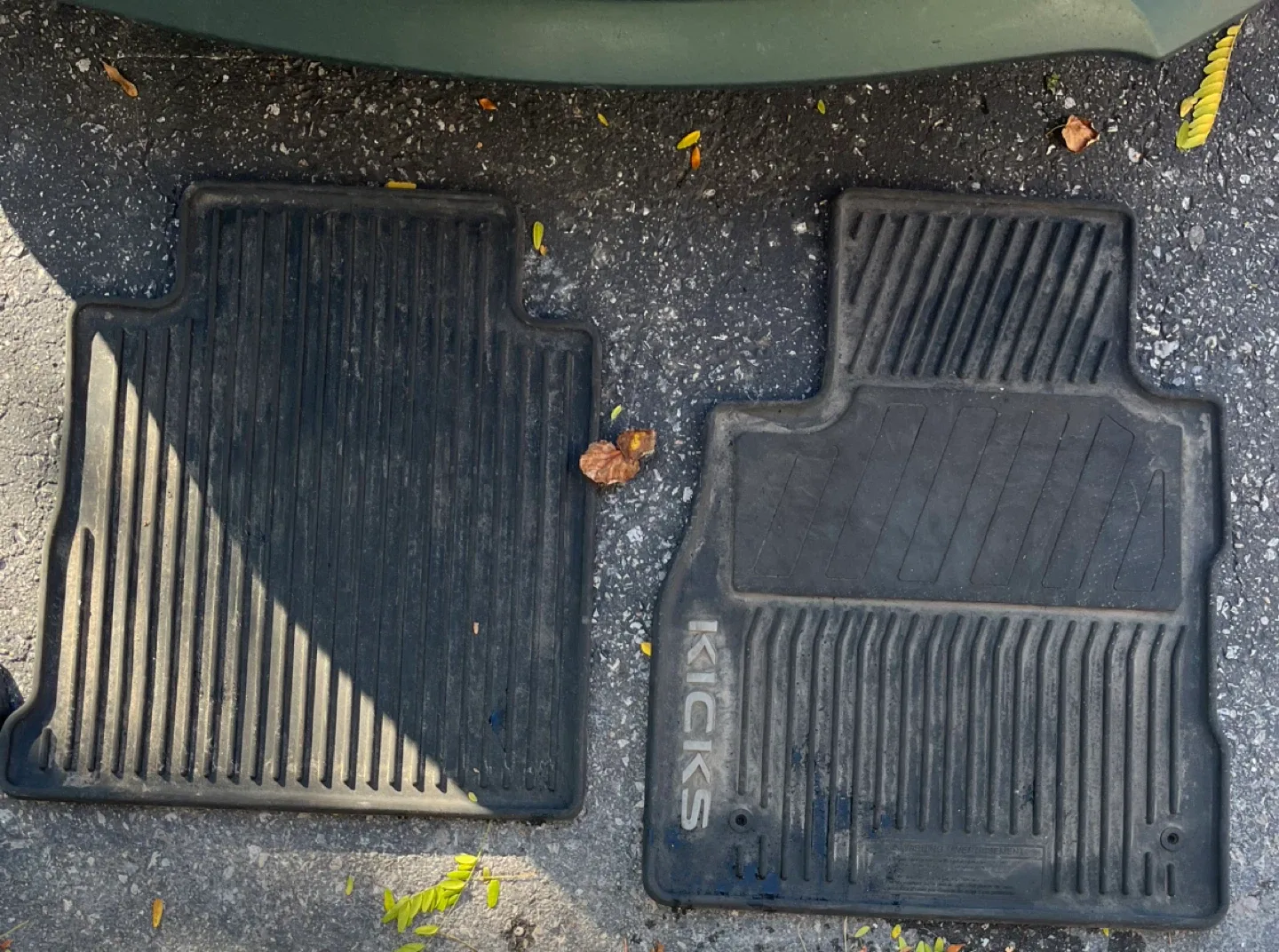 Nissan Kick Weather Mats image indicator(2)