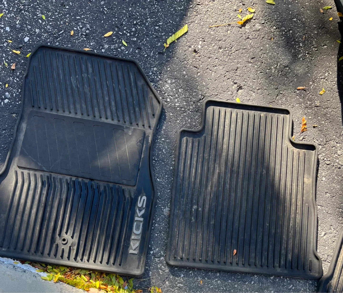 Nissan Kick Weather Mats image indicator(3)