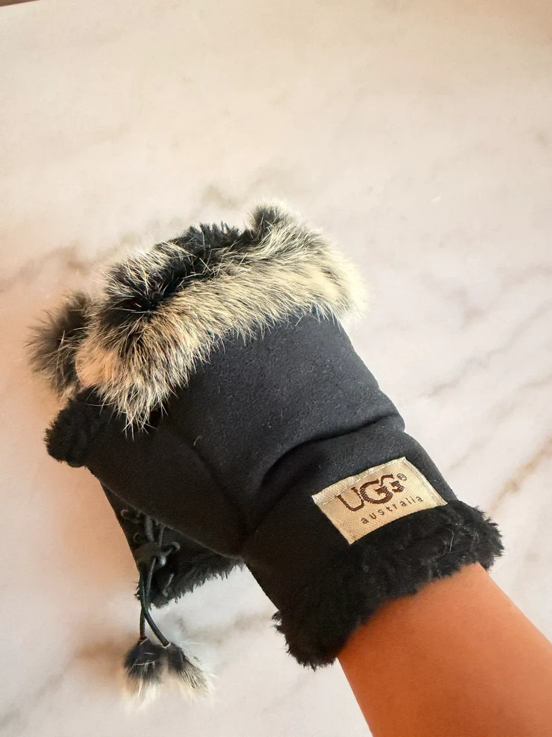 UGG Australia Black Fingerless Gloves image indicator(4)