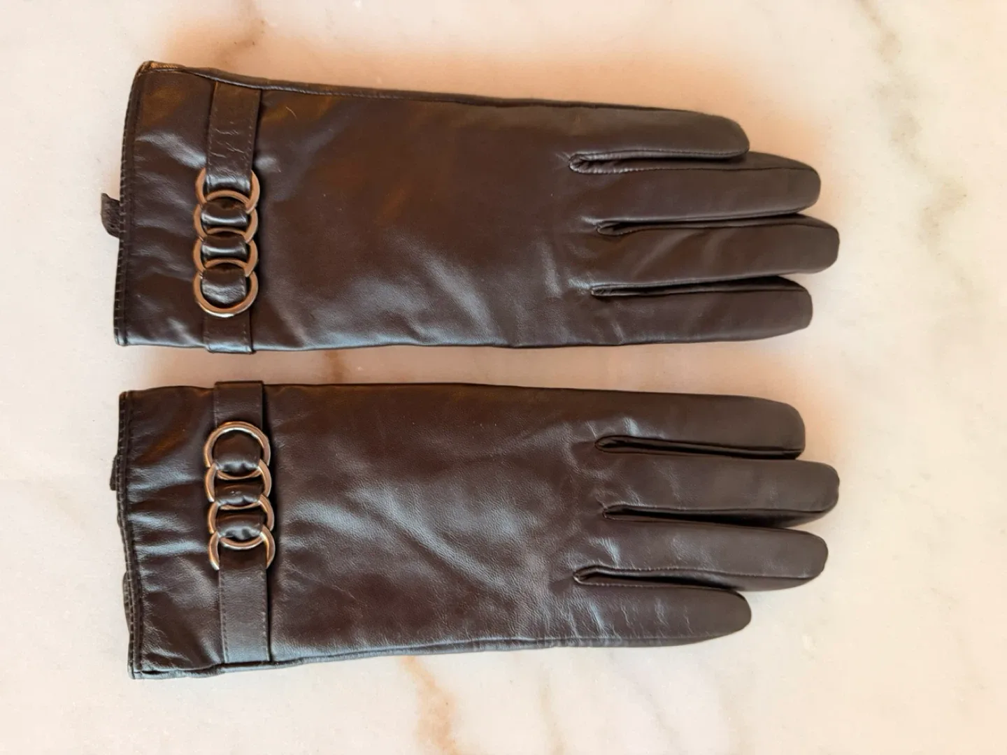 Danier Leather Gloves image indicator(2)