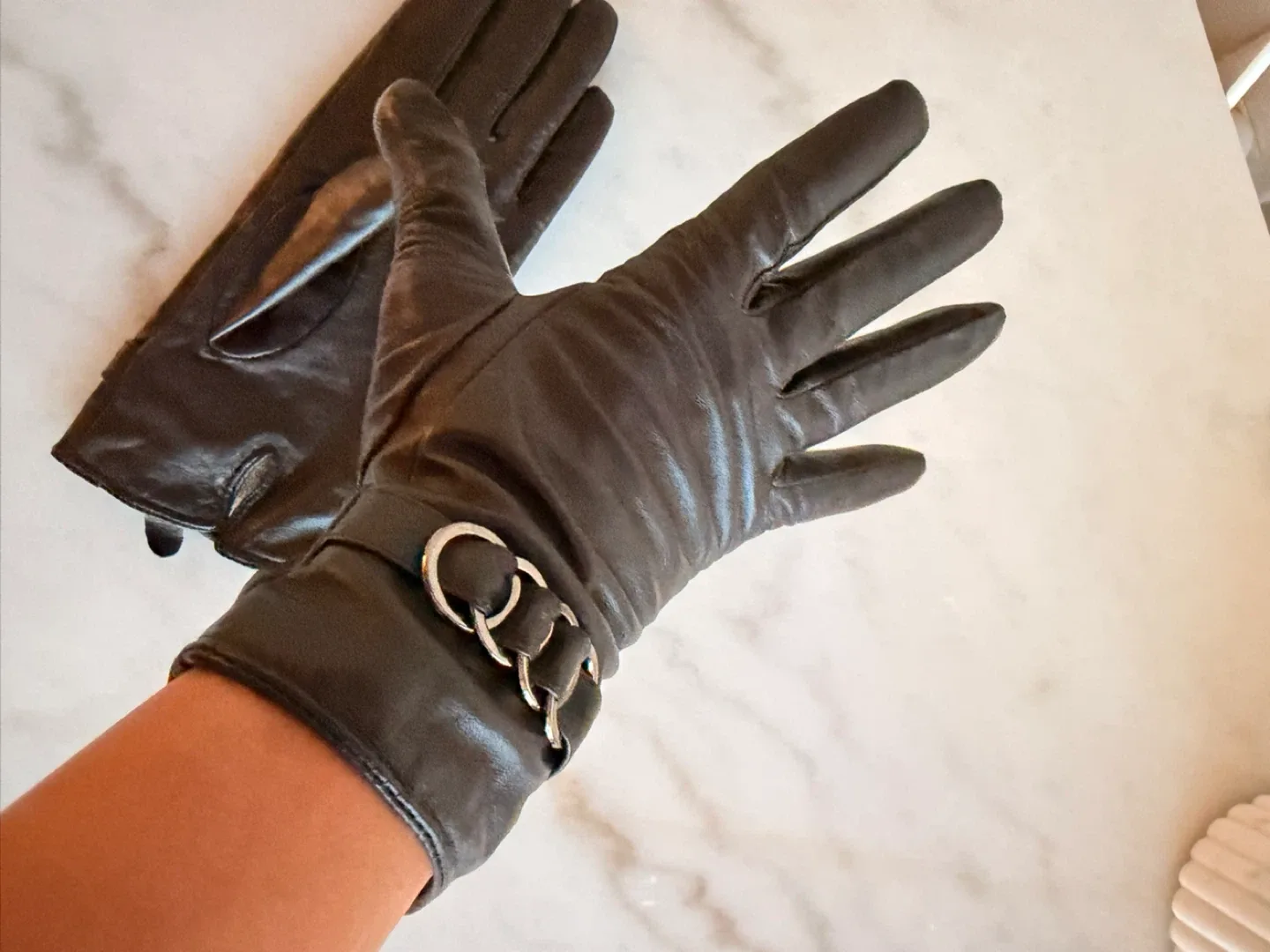 Danier Leather Gloves image indicator(5)