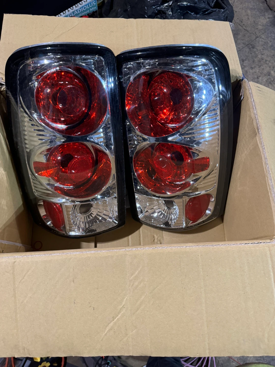 Pair of chevy Tahoe Tail Lights 2000-2006