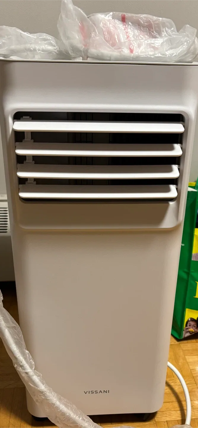 Vissani MC Portable Air Conditioner - Like New! image indicator(4)