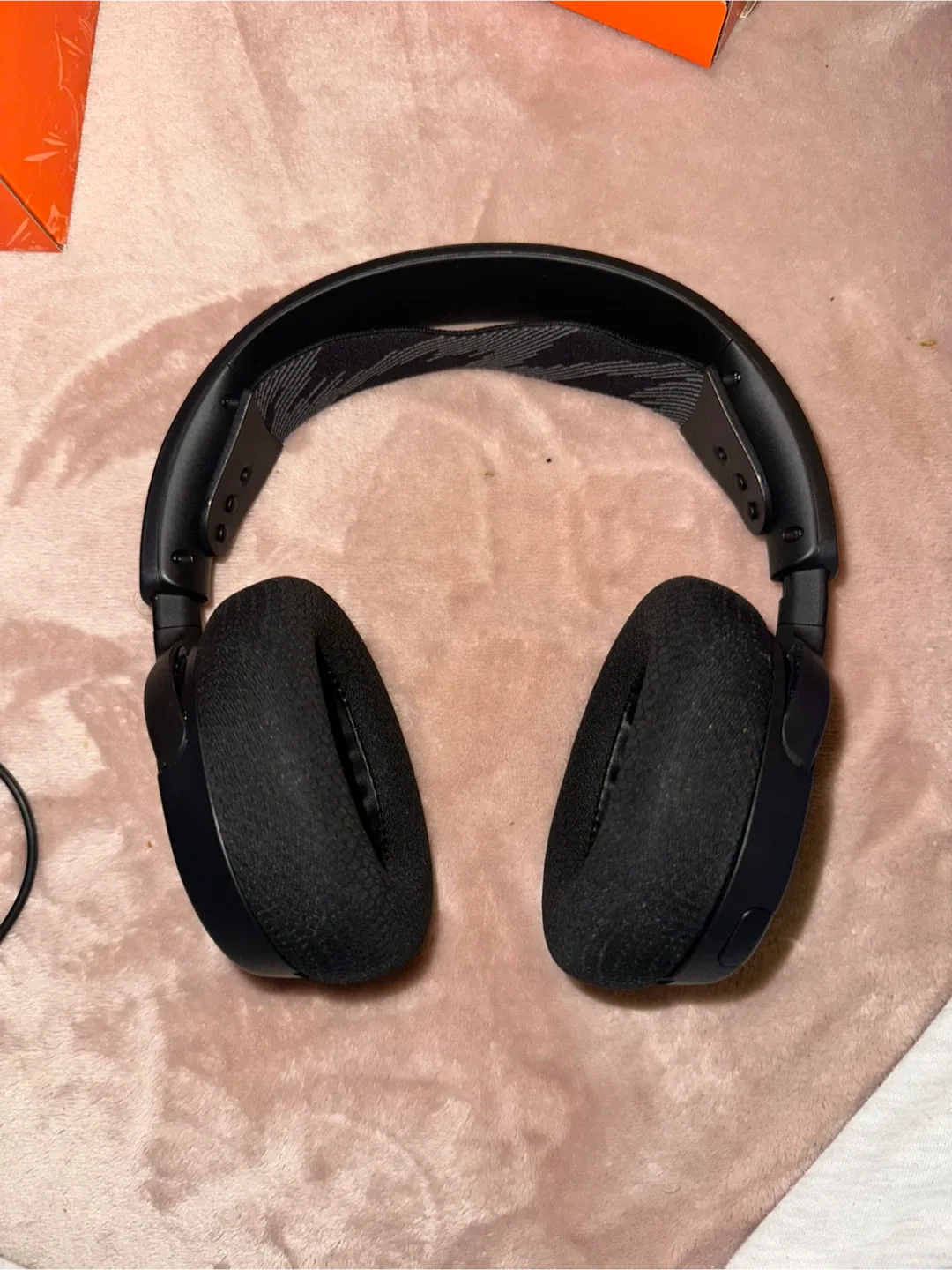 SteelSeries Arctis Nova Gamr Headset image indicator(2)