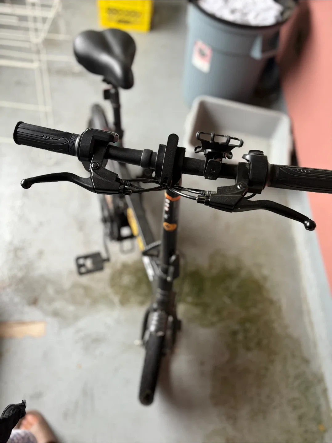 Black E-bike with Phone Holder image indicator(3)