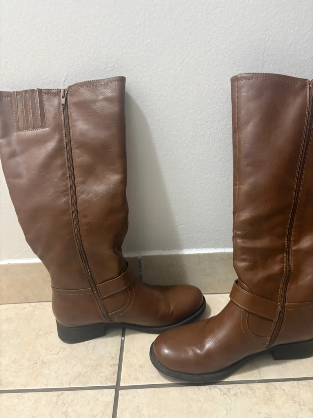 Brown boots size 8 women’s
