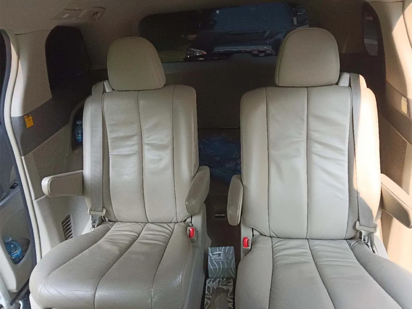 Toyota Estima Minivan image indicator(6)