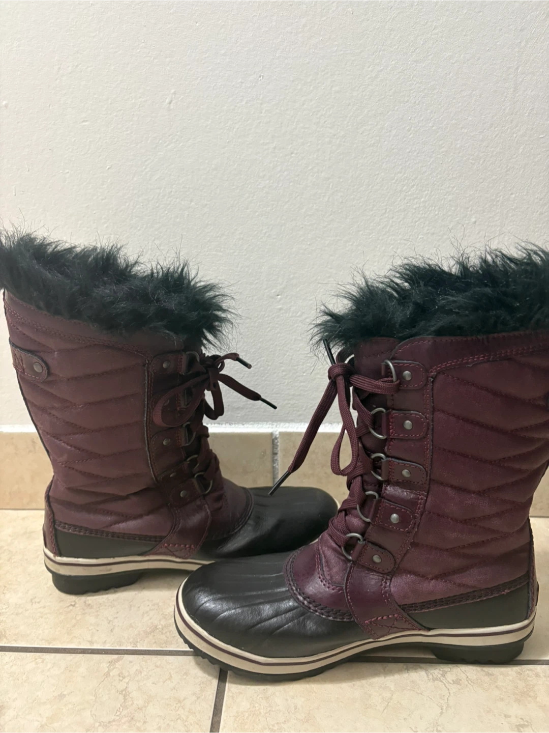 Sorel Winter Boots, Maroon, Size 6 in kids