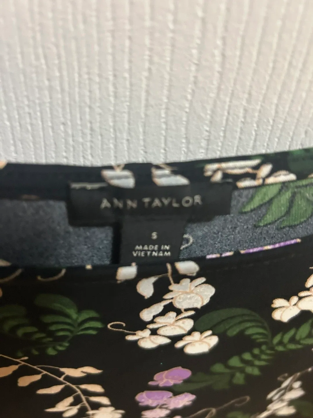 Ann Taylor Floral Print Blouse - Size S image indicator(5)
