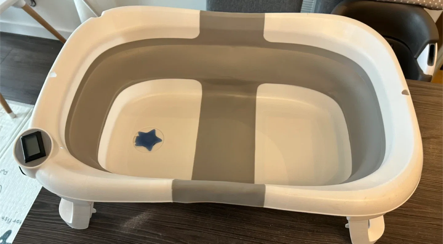 Folding Baby Bathtub - Grows with them thumbnail