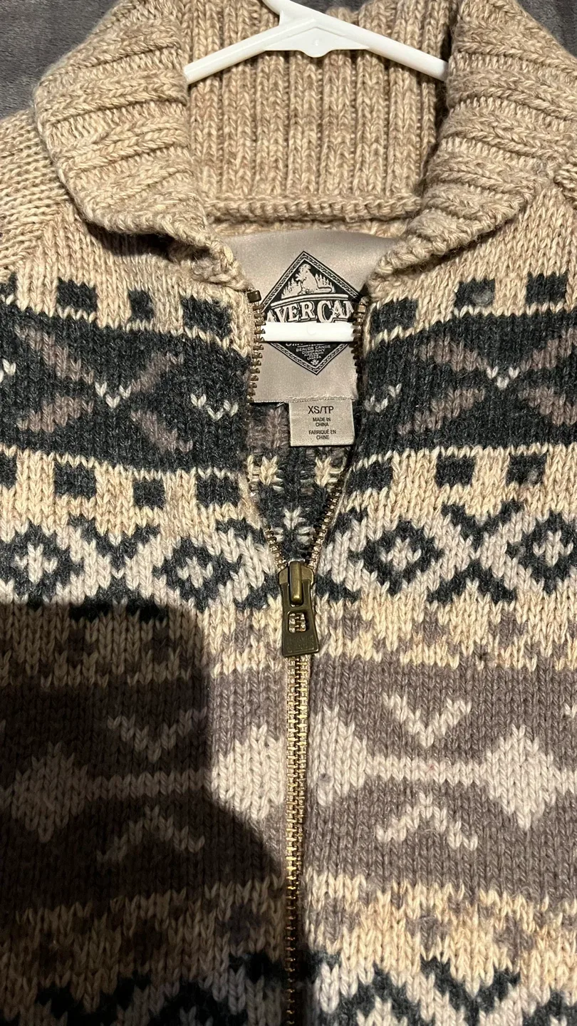 TNA, Adidas, Abercrombie, Beaver Canoe Hoodies image indicator(6)