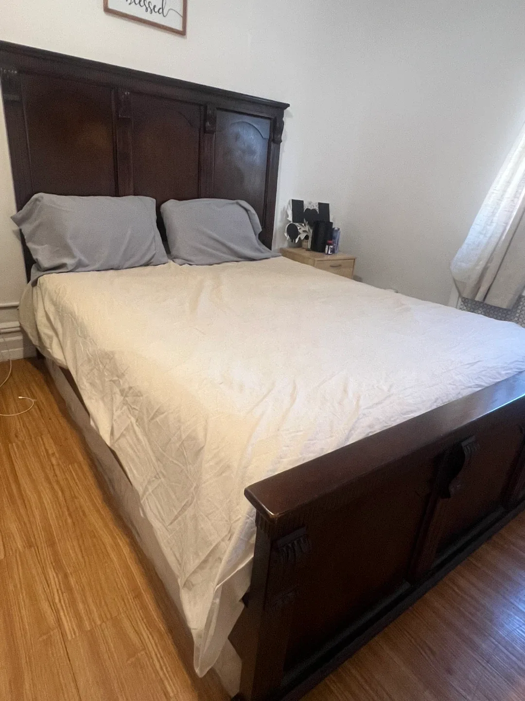 Bedroom Set - Bed, Dresser, and Nightstand image indicator(4)