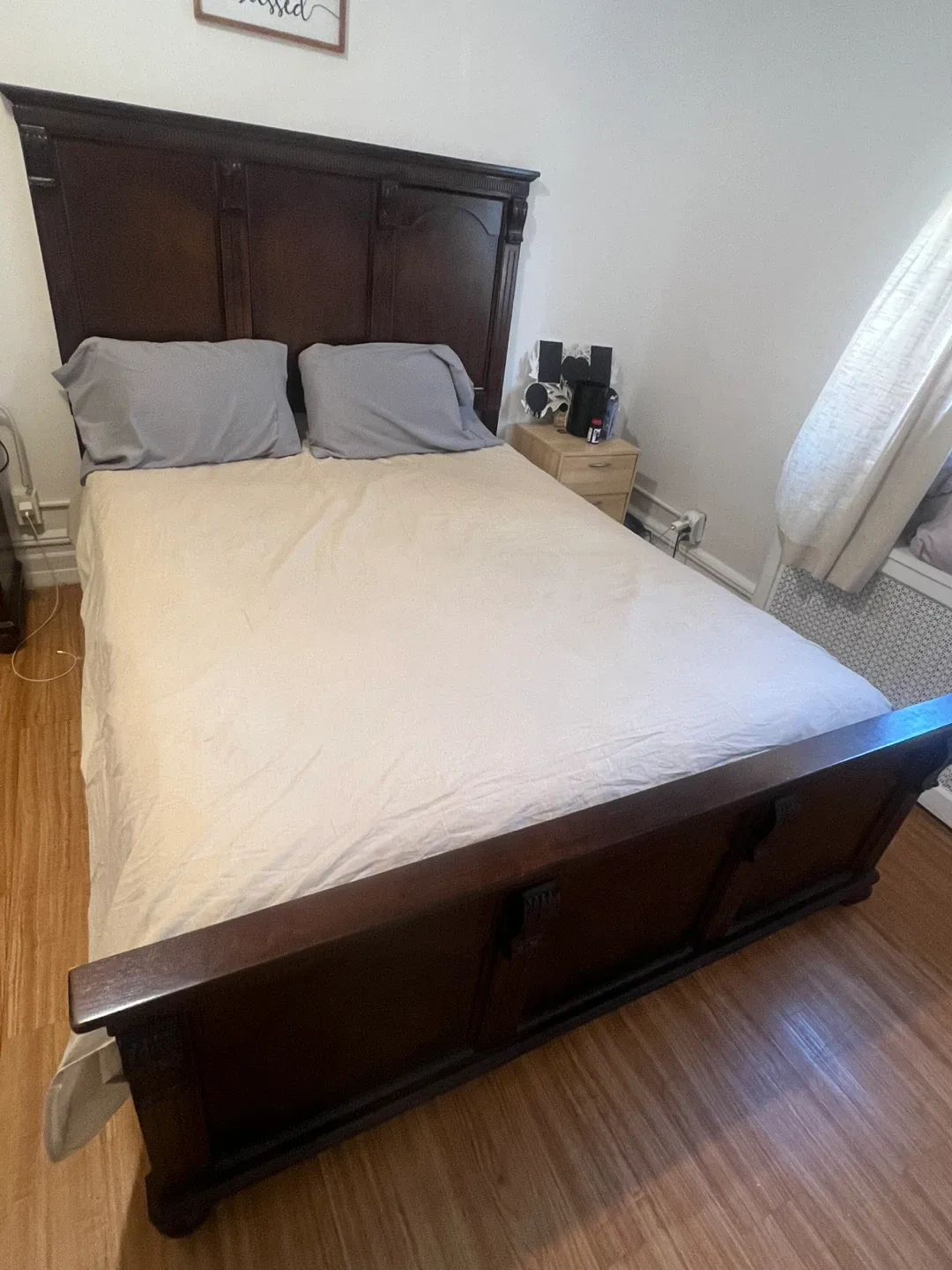 Bedroom Set - Bed, Dresser, and Nightstand image indicator(2)