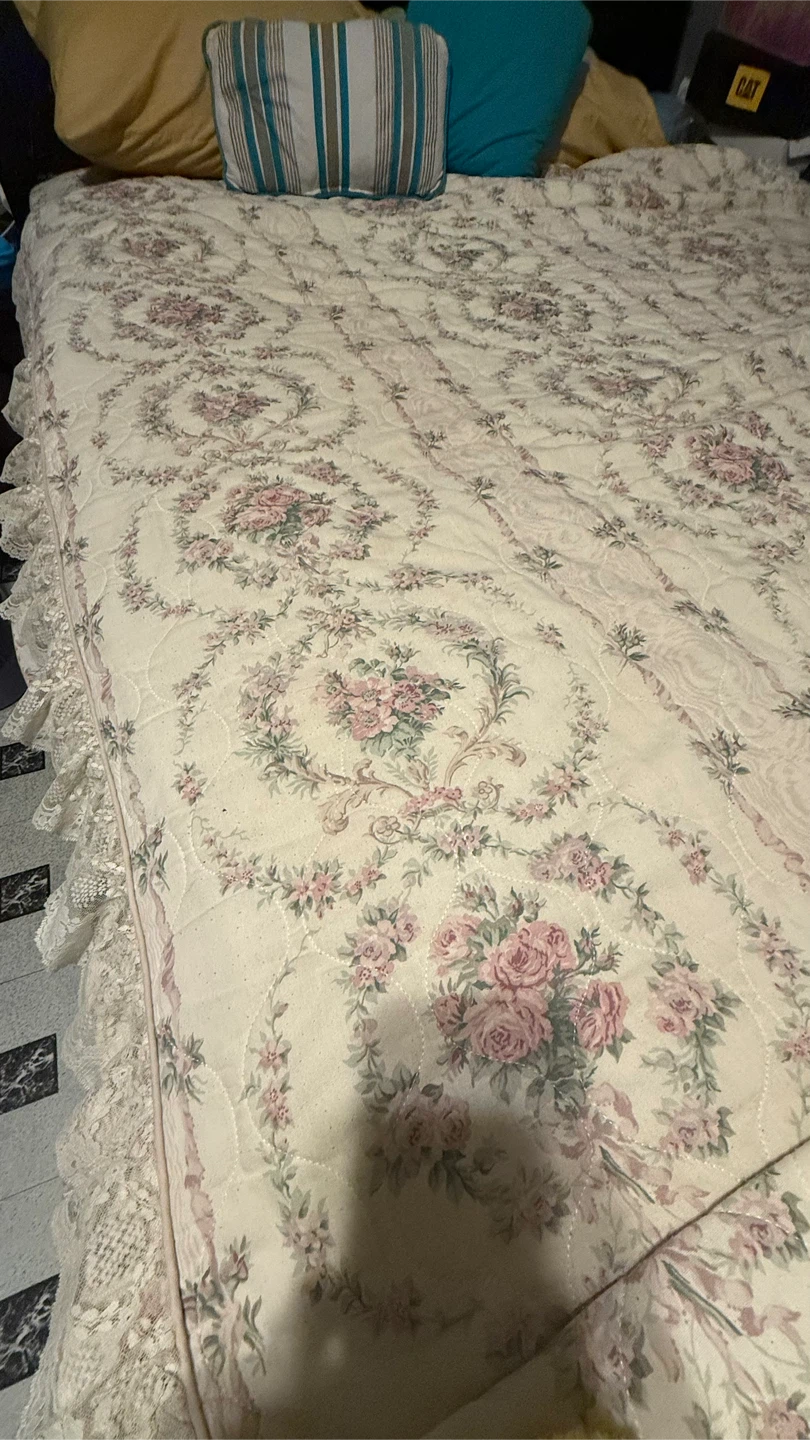 Floral Patterned Quilt - photo 2