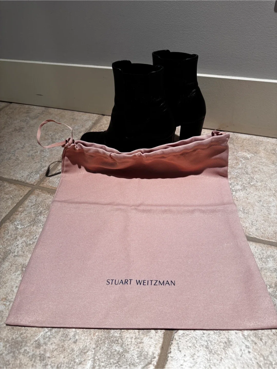 Stuart Weitzman Wenda Bootie in black leather (US 5 UK 35.5) image indicator(3)