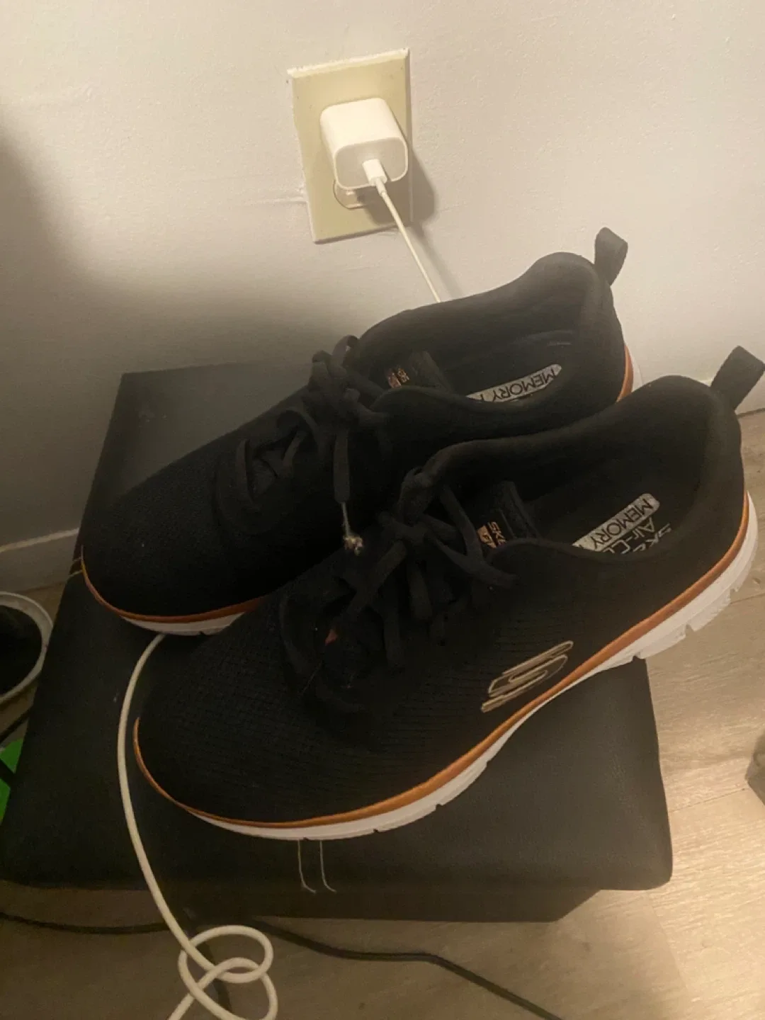 Skechers size 10 image indicator(6)