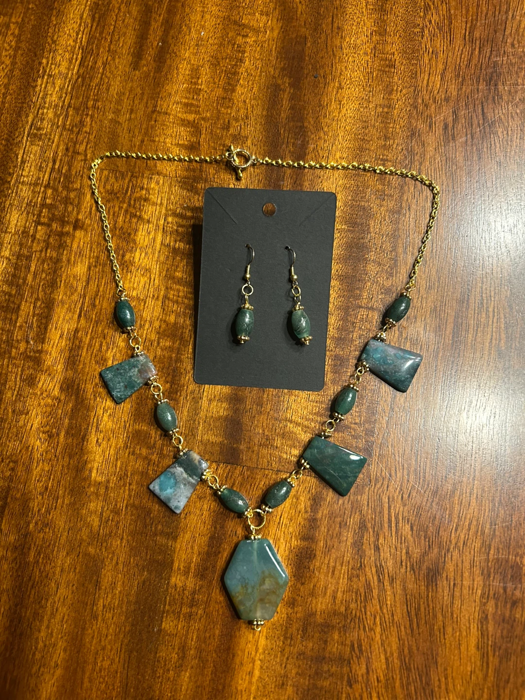 Green & Gold-Tone Statement Necklace & Earrings Set - photo 4