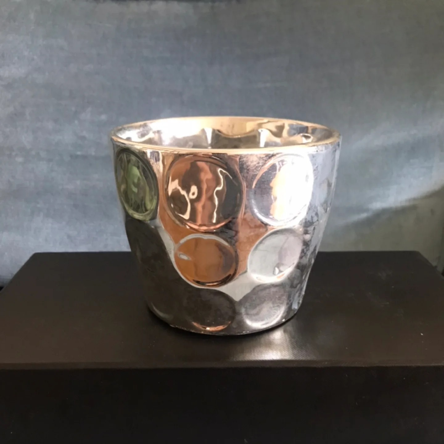 Ceramic Metallic Plant Pot/Planter +✨FREE Insert! image indicator(2)