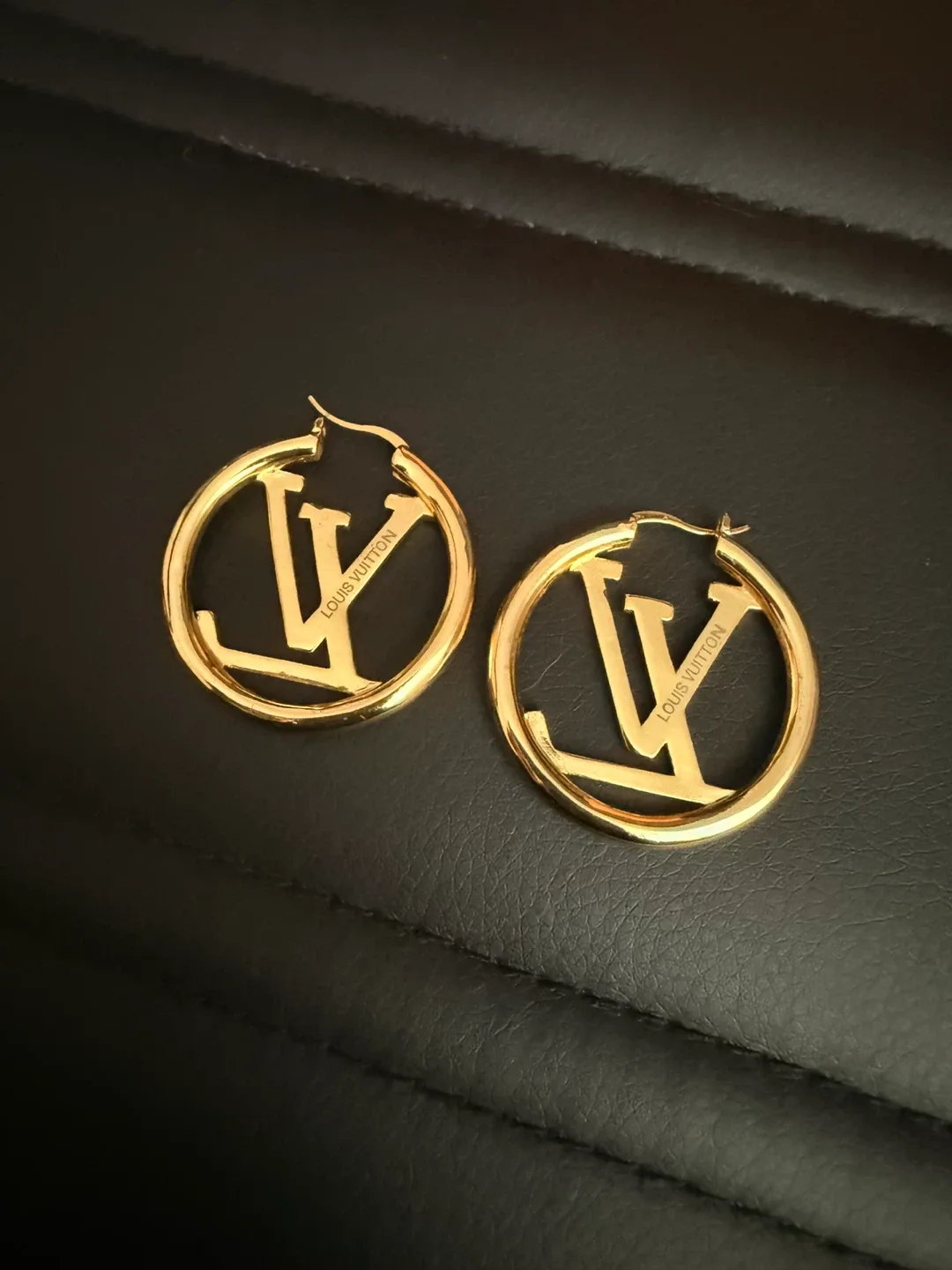 Louis Vuitton Hoop Rhinestone Earrings image indicator(2)