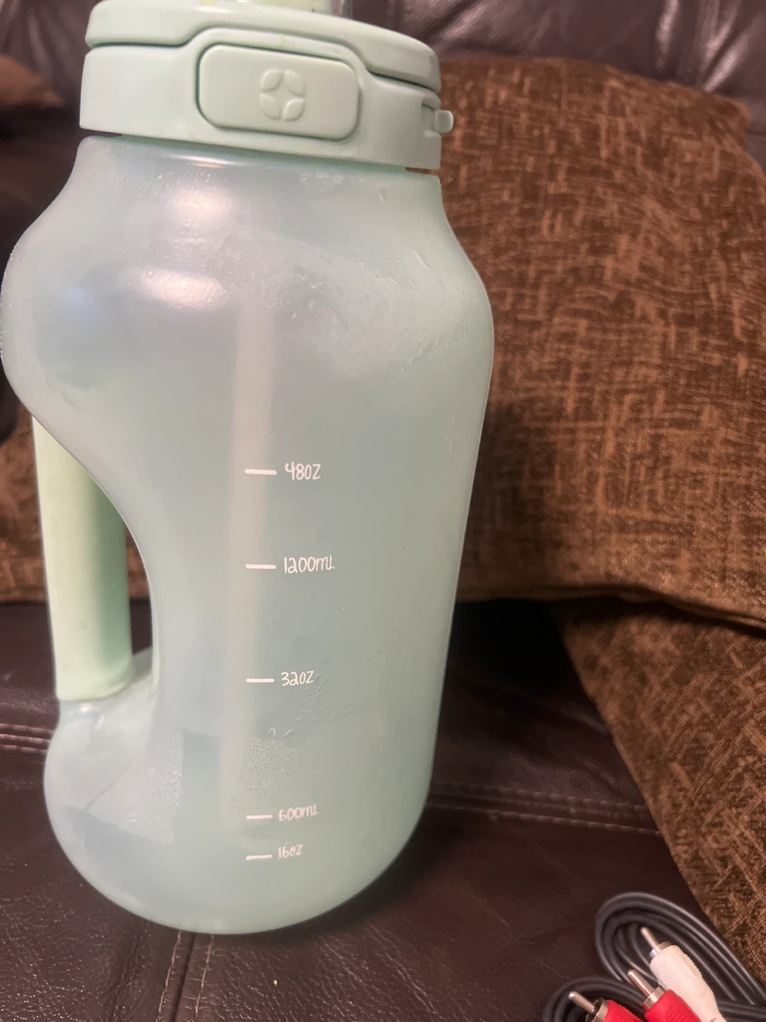 Large Water Bottle - 1/2 Gallon - photo 2