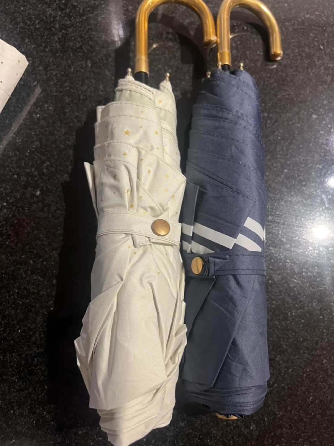 Brand new light weight 150g umbrella from Japan image indicator(2)