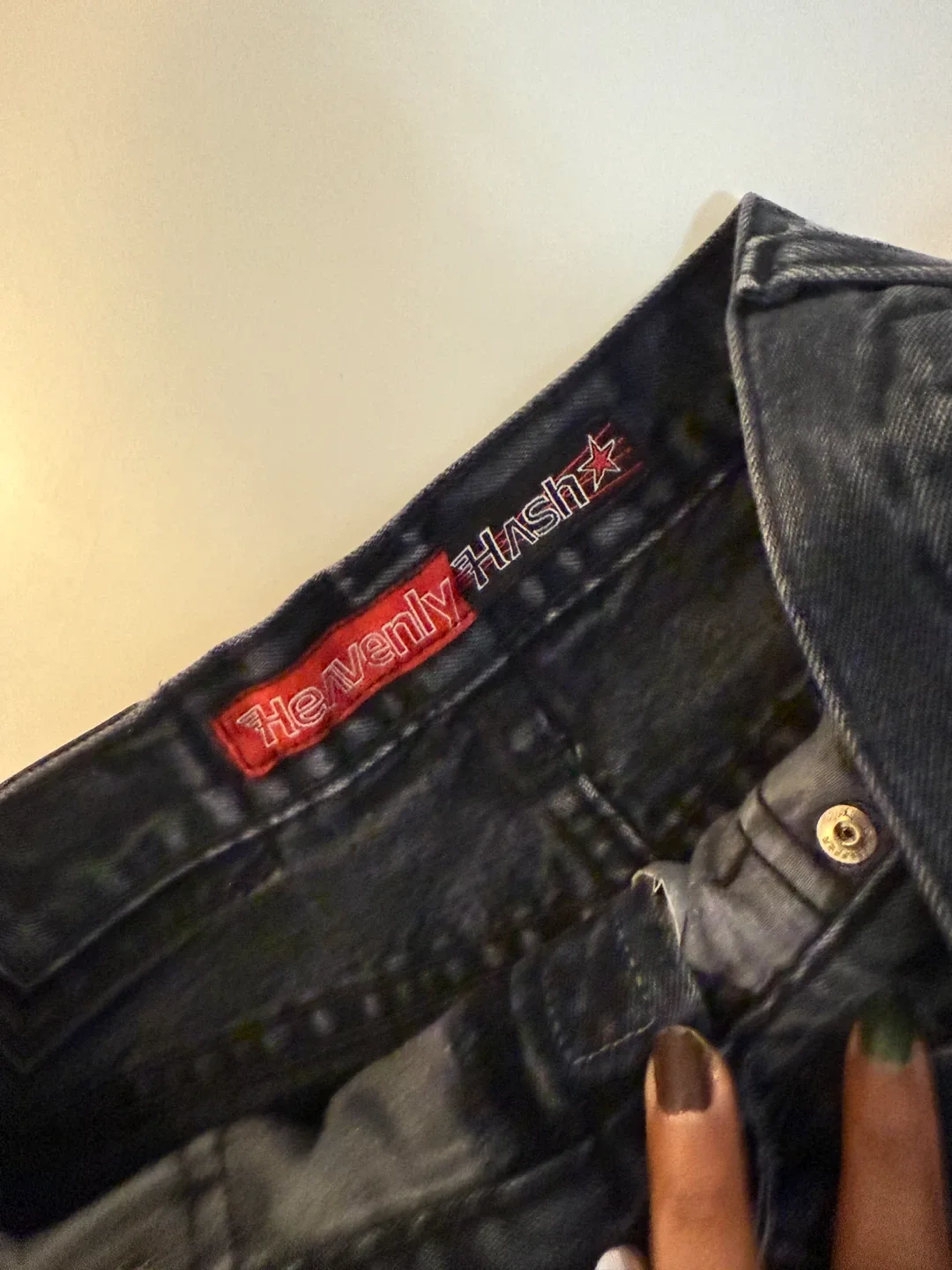 Heavenly Hash Black Denim Shorts (size 25 R) image indicator(2)