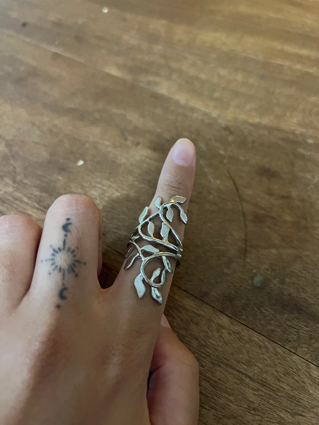 Silver Tone Floral Ring image indicator(2)