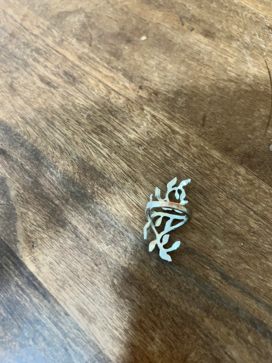 Silver Tone Floral Ring image indicator(3)