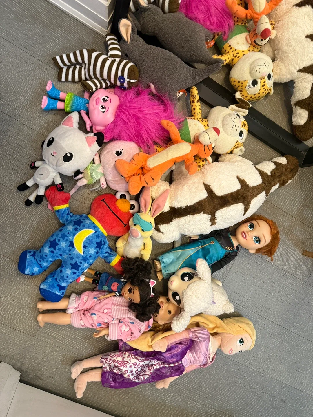 Mixed Baby Clothes & Toys image indicator(2)