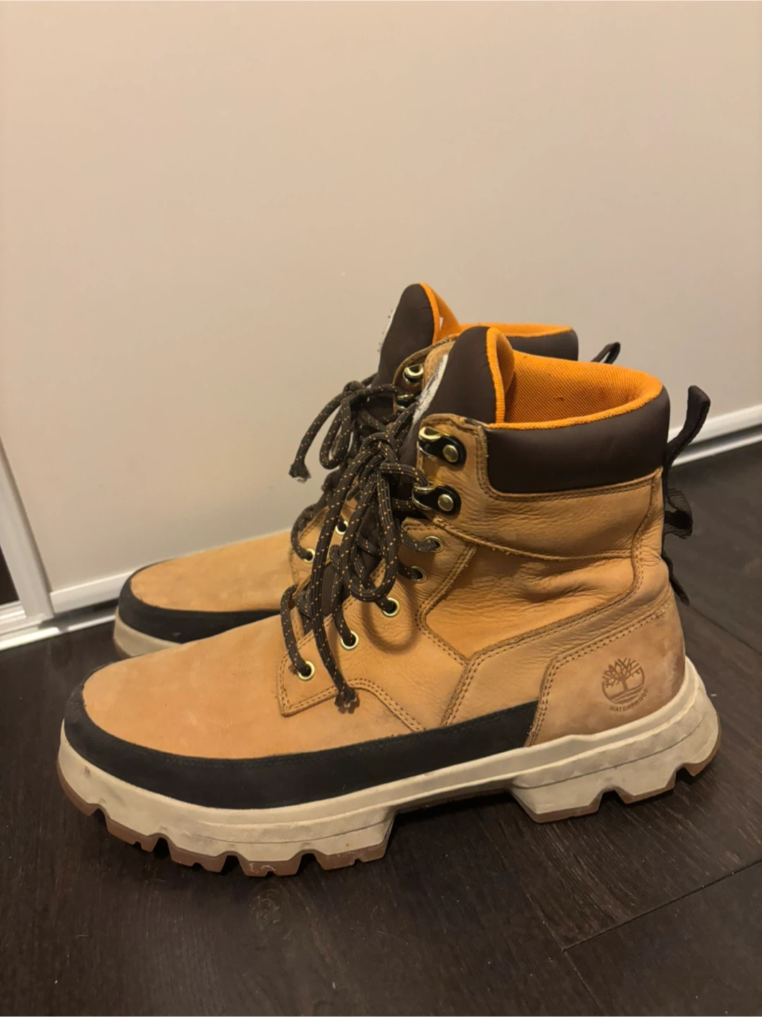 Timberland Boots - Size 9.5 - photo 2